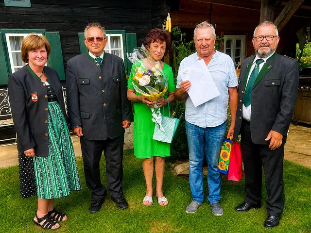 ÖKB Mooskirchen gratuliert Helmut Riedler zum 75er.