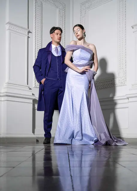 Dieses Herrenmodel wurden von Andrea Mandl-Binder  entworfen und genäht, es wurde mit Sohn Nico von der Landesinnung vorher beim Fotoshooting gemacht.   | Foto: Fotocredit: Michael Schnabl