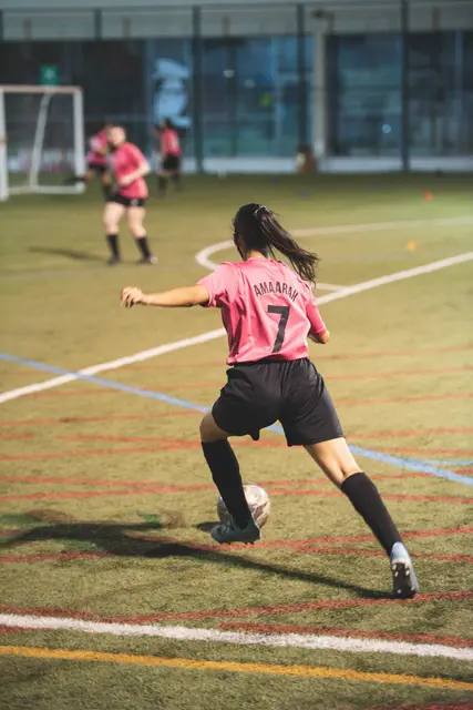 In Hausmannstätten findet im Sommer das erste Fußballcamp für Mädchen statt.  | Foto: unsplash / Alliance Football Club