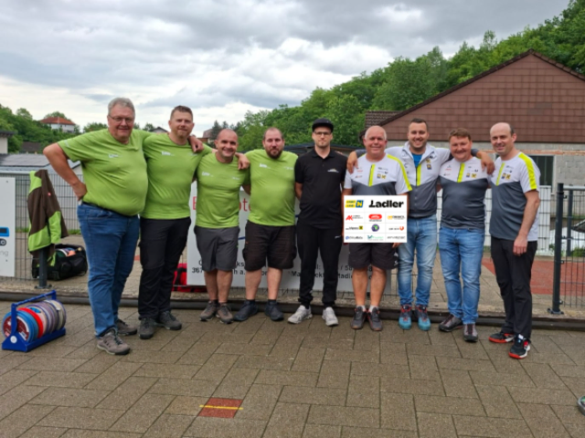 Wang 1 schafft klaren Aufstieg in Runde 3