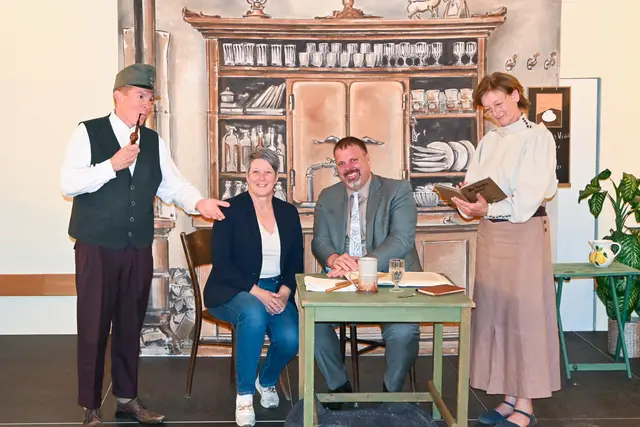 Christoph Marcik, Vizebürgermeisterin Gabriela Dietl, Bürgermeister Ing. Franz Holzer und Sabine Halbwirth. | Foto: Stadtgemeinde Gföhl