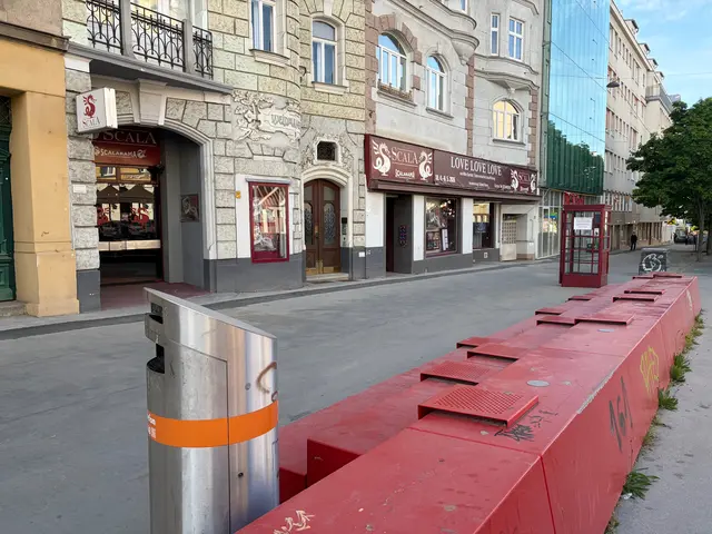 Drei Orte auf der Wiedner Hauptstraße sollen umgestaltet werden. Die Bezirksvorstehung sucht nach Ideen. | Foto: GB*/Christina Schneider