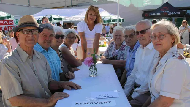 Schülerinnen und Schüler der damals ersten Klasse besuchten das Schulfest zum 70-jährigen Bestehen. | Foto: N#MS Markt Allhau