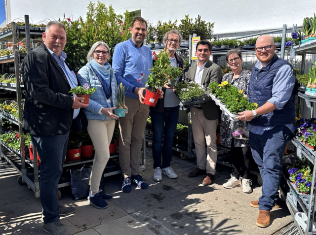 "Mach Korneuburg bunter" dank engagierter Bürger: Viele Hobbygärtner beteiligten sich, um die Stadt grüner zu gestalten.  | Foto: Korneuburg