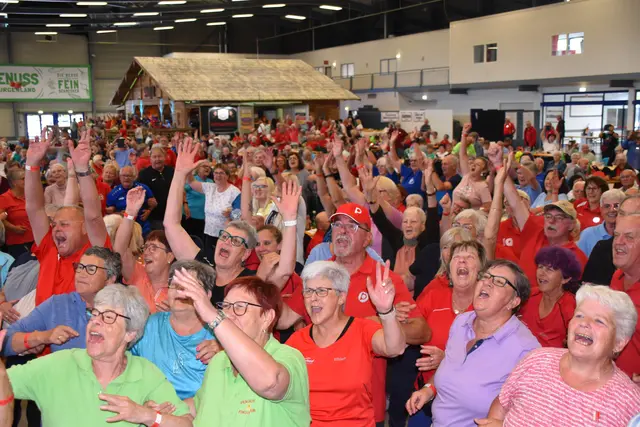 Mega-Stimmung herrschte bei den über 1.600 Junggebliebenen. | Foto: MeinBezirk/Michael Strini