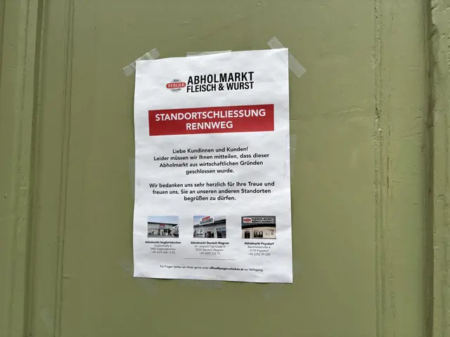 An der Tür liest man noch die Abschiedsnachricht an die Kundinnen und Kunden.  | Foto: Luca Arztmann/MeinBezirk