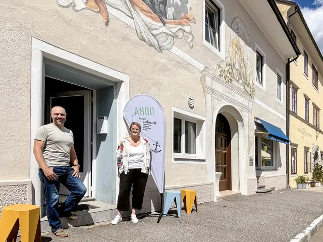 Susanne Keuschnig und Lukas Paschg am neuen Standort. | Foto: Kollektiv Zukunft