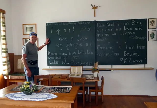 Das Klassenzimmer in der Waldschule weckt Erinnerungen.