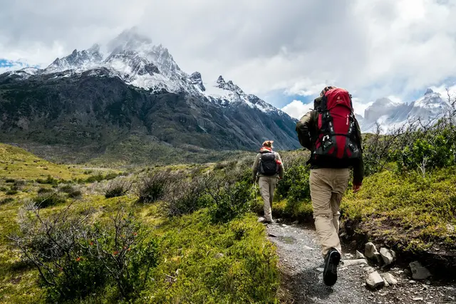 Wandern gehört zu einer der beliebtesten Freizeitbeschäftigungen in Österreich. Kein Wunder auch, denn mit den Bergen vor der Haustür, bietet sich förmlich die Gelegenheit dazu an.  | Foto: Unsplash / Toomas Tartes 