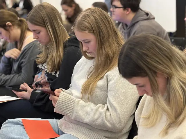 Eine Online-Umfrage brachte Abwechslung in das Event. | Foto: Lina Chalusch