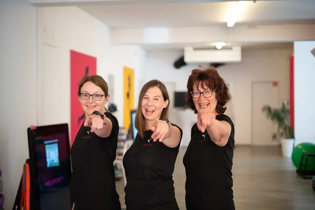 [Anzeige] Mrs. Sporty Waidhofen klärt „Hormon-Bauch“-Mythen 