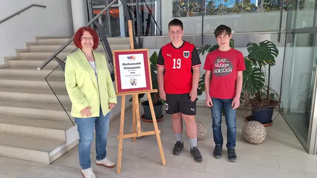 Bastian Lichtenwallner und Leon Anderst (v.l.) mit ihrer Lehrerin Manuela Brauneis. | Foto: MS Arbesbach