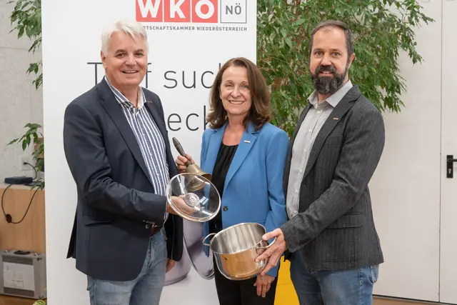 Bei der Geschäftskontaktemesse „Topf sucht Deckel“ in der WKNÖ-Bezirksstelle Zwettl: Organisator Toni Ferk (Sales Teams &amp; More), WKNÖ-Bezirksstellenobfrau Anne Blauensteiner und WKNÖ-Bezirksstellenleiter Mario Müller-Kaas (v.l.). | Foto: Claus Schindler