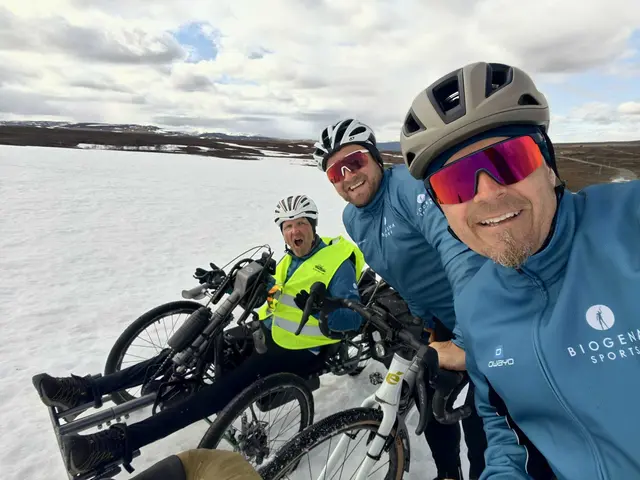 Es geht auch durch Schnee und Regen – v. l.: Walter Ablinger, Gerald Bischof und Mario Großfurtner. | Foto: Gerald Bischof