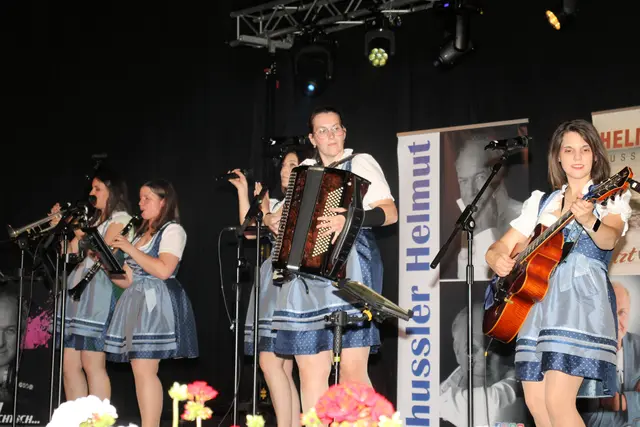 Musik aus Oberkrain sorgte ebenso für Stimmung wie die Schlagerstars. | Foto: Cescutti