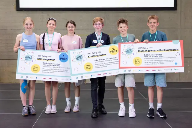 Die drei Gewinner-Teams der MINT-Challenge 2026. | Foto: Innovation Salzburg/Benedikt Schemmer
