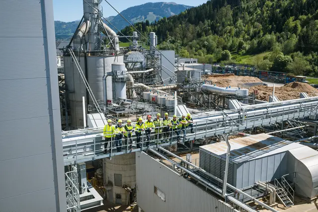 Projektteam des neuen Kraftwerks mit der Werksleitung St. Johann in Tirol (v.l.n.r.): Martin Reinberger, Manfred Mayer, Michael Happ, Mario Sevignani, Johannes Salvenmoser, Markus Hildbrandt, Kevin-Markus Sevignani, Marc Scheiflinger, Markus Hofer, Hans Feiersinger. | Foto: Egger