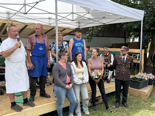 Das langjährige Backofenteam erhielt für seinen jahrzehntelangen Einsatz großen Applaus von den Festgästen.