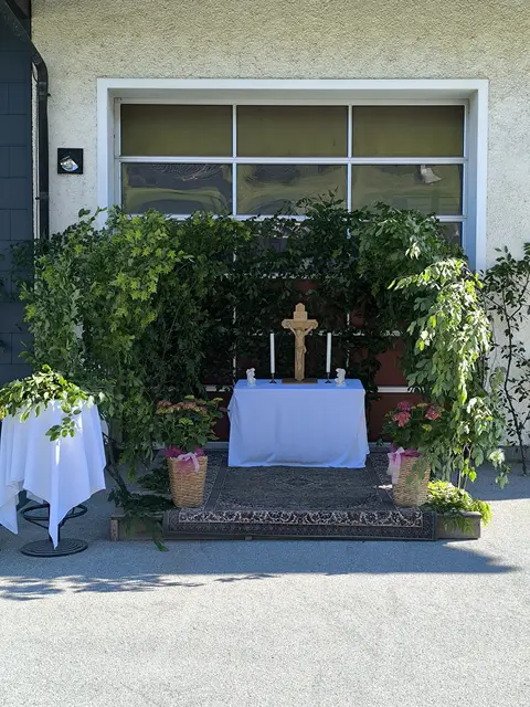 Fronleichnamsprozession Molln Altar bei der Feuerwehr | Foto: Felix ©Apotheke Molln