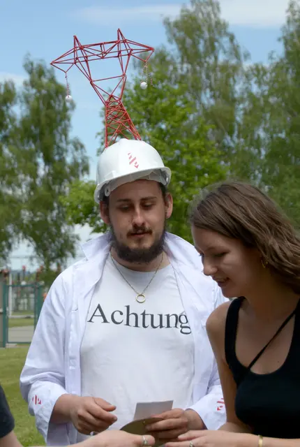 Arbeit der Studierenden der Architektur beim anschließenden Power-Picknick zum Thema "Wie Energieflüsse Landschaften strukturieren". | Foto: Eva Mair-Zeller/Kunstuniversität Linz