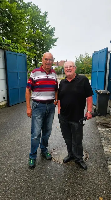 v.li.: Ehrenobmann des Polizeisportvereins Krems Stadt, Gerhard Erber und der ehemalige Polizeiinspektionskommandant Krems, Otto Liebhart | Foto: em