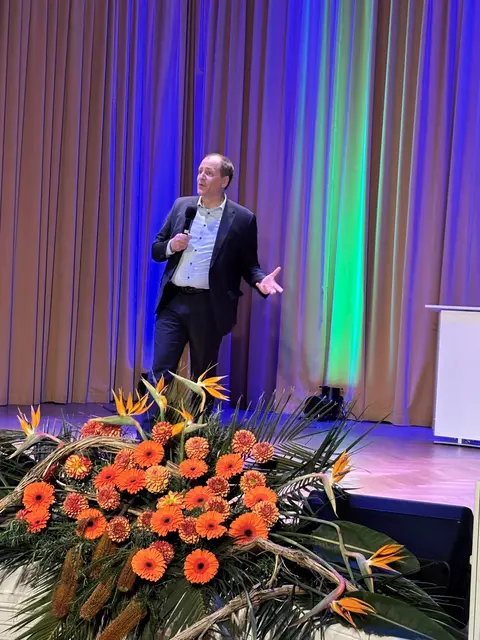 Kabarettist Stefan Haider sorgte für den unterhaltsamen Schlusspunkt. | Foto: Zezula