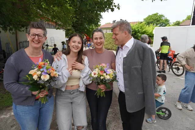 Bürgermeister Martin Schwaninger gratulierte den Organisatoren und den Helferinnen und Helfern zum gelungenen Backofenfest und würdigte das ehrenamtliche Engagement.