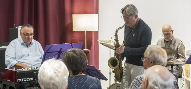 „Leo´s Jazzorgel & Friends spielten im Foyer des Theaters am