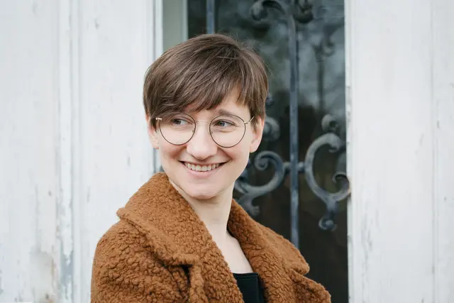 Im Rahmen des Steirischen Vorlesetages liest Anna-Lisa Kiesel in der Bibliothek Hart bei Graz. | Foto: privat