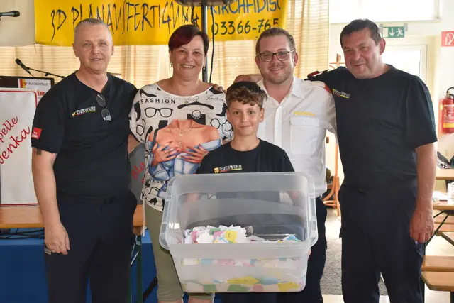 Viele tolle Preise - darunter einen Maibaum - gab es bei der Tombola zu gewinnen. | Foto: MeinBezirk/Michael Strini