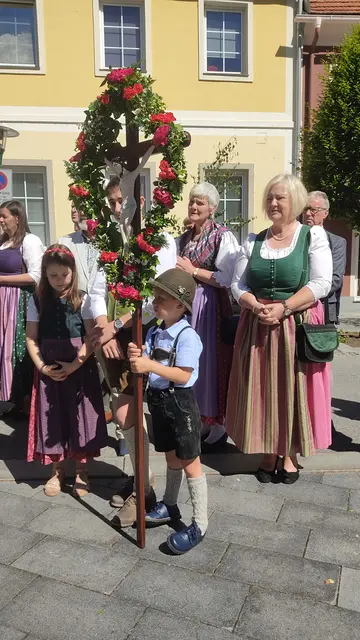 Mit Stolz sind hier auch unsere Kinder bei der Sache | Foto: Günther Koch