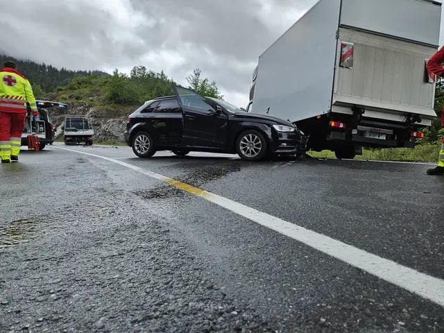Doppel-Alarm für Feuerwehren - Unfall und Brand beschäftigten Reutte