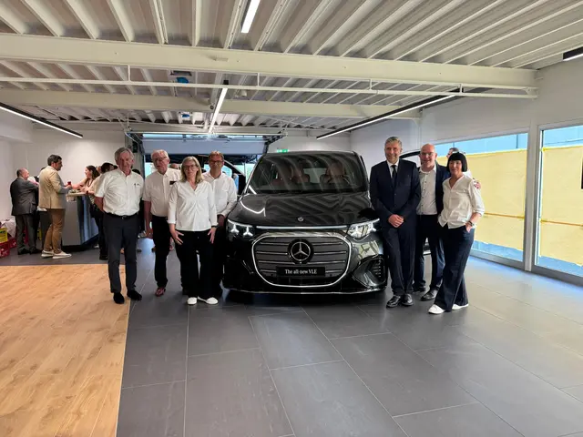 Ein starkes Team: Gerhard und Reinhold Schranz, Andrea Saß, Karl-Heinz Pekovits (Verkäufer), Markus Dirnbeck (Verkäufer), Georg und Elisabeth Schranz | Foto: Mercedes Schranz
