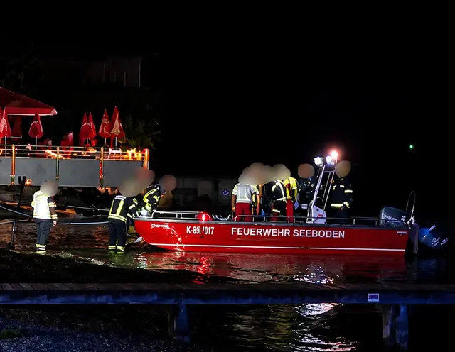 Mit dem Boot wurde der Verunfallte zum Strandbad Millstatt gebracht und von dort mit dem Hubschrauber ins Spital eingeliefert. | Foto: Freiwillige Feuerwehr Millstatt