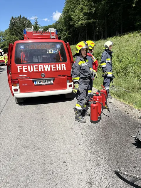 Nach Abschluss der Unfallaufnahme und der Aufräumarbeiten konnte die Einsatzstelle geräumt und die Einsatzbereitschaft der eingesetzten Kräfte wiederhergestellt werden. | Foto: Michael Sabadello