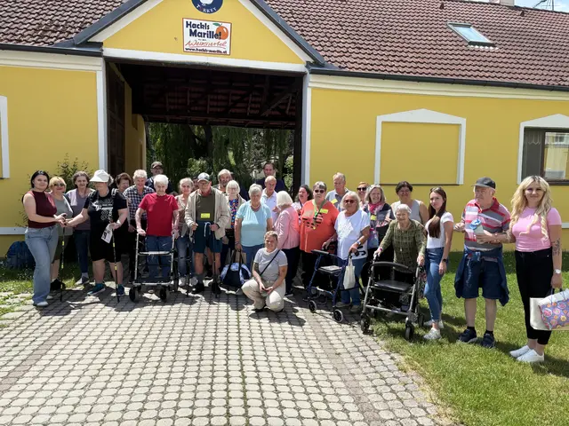 PBZ  Himberg zu Besuch am Hackls Marillenhof