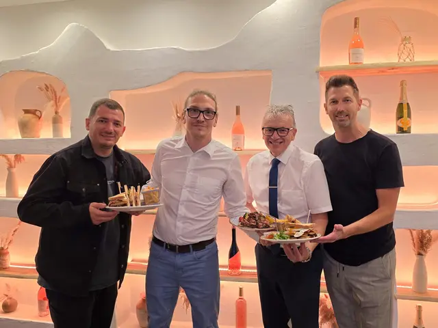 Dibran Kodra, Manuel Franger und Andreas Budin sorgen für Urlaubsfeeling beim Restauranttester August Teufl. | Foto: Werner Schrittwieser