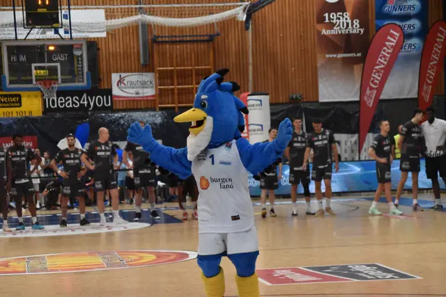Specht Gunnar motivierte die Spieler und dirigierte die Fans. | Foto: MeinBezirk/Michael Strini