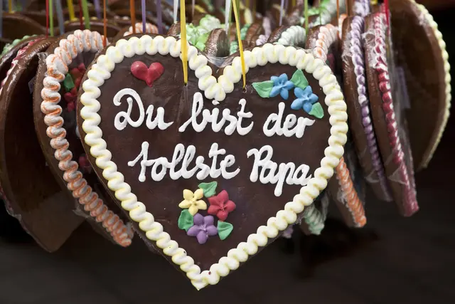 Zum Vatertag denken auch die Promis an ihren Papa und wünschen nur das Beste.  | Foto:  Freesoulowna - Fotolia