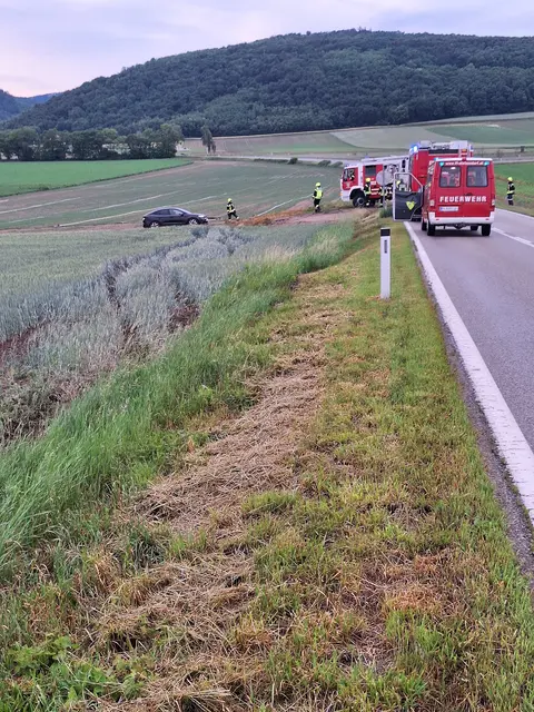 Hier wurde das Auto aus dem Graben gezogen.  | Foto: FF Statzendorf