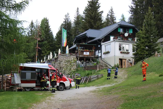 Großaufgebot am Sattelhaus – KHD 56 probt den Ernstfall