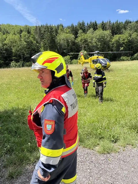 Zum Abtransport des verletzten Quad-Lenkers wurde der Notarzthubschrauber Christophorus 9 alarmiert. | Foto: Michael Sabadello