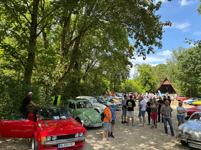 Großer Andrang beim ersten Oldtimertreffen des Oldtimer Club Prottes: Die Erwartungen wurden deutlich übertroffen.