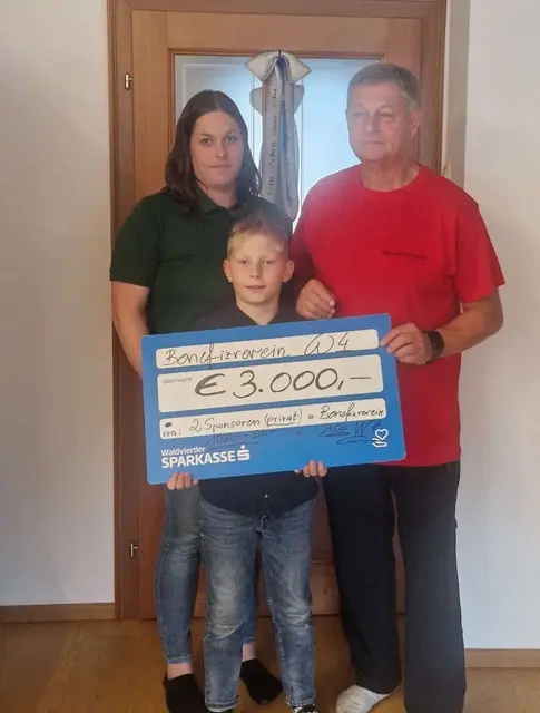 Katrin, Alexander und Willi Stöcklhuber, alle vom Benefizverein W4: Unterstützung auf Empfehlung im Raum Ottenschlag nach einem Schlaganfall. | Foto: privat