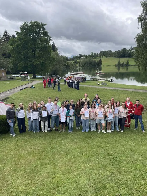 Alle Salzburger Teams mit ihren Betreuerinnen und Betreuern | Foto: Österreichisches Jugendrotkreuz Salzburg