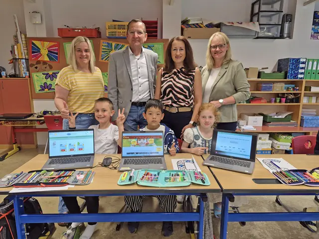 22 Laptops für die Volksschule Hammerweg in Zwettl