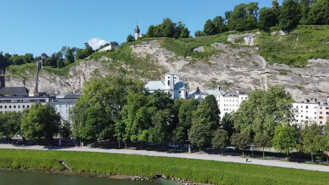 Wie kann öffentlicher Raum in Zukunft genutzt werden? Dieser Frage geht man am Rot-Kreuz-Parkplatz im Juli bei der "Stadtoase" nach.  | Foto: Stadt Salzburg/Alexander Killer