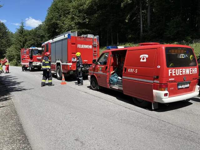 Der Unfall riss aus den Feierlichkeiten zu Fronleichnam.  | Foto: Michael Sabadello