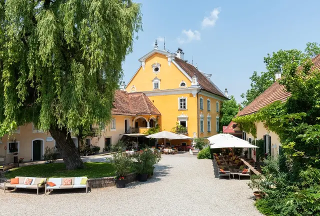 Im Schloss Gamlitz wird am 14. Juli zum ersten Enabling Transformation Summit mit Keynotes, Workshops und gegenseitigem Austausch geladen. | Foto: Schloss Gamlitz