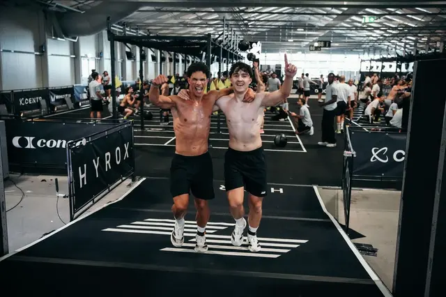 Geschafft: Die Wolfsberger Joshua Wolf (links) und Fabian Dölder (rechts) beim Zieleinlauf. | Foto: Privat